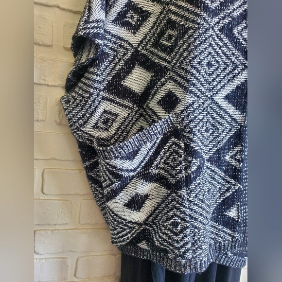 FYLO London Oversized Open Front Cardigan Sweater Poncho Geo Size Med - Picture 7 of 10